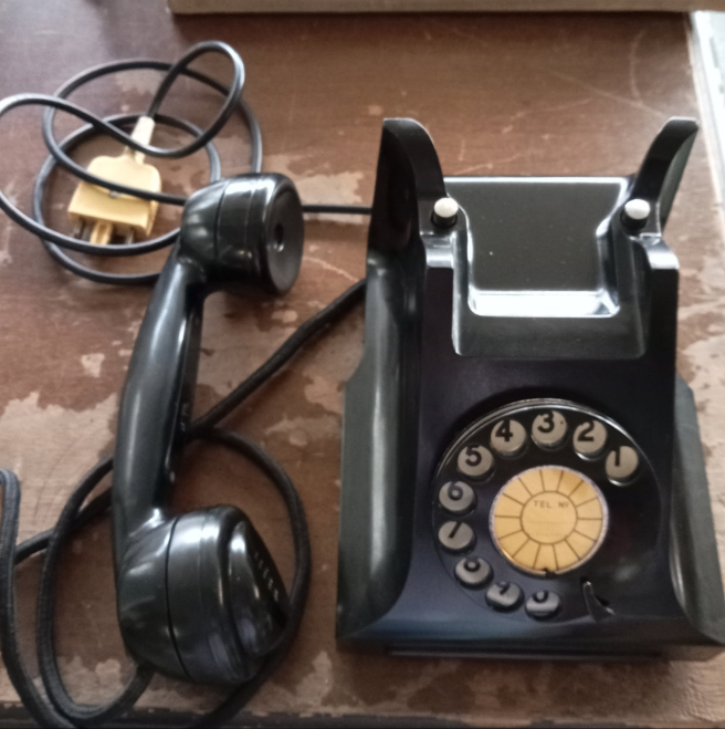 Vintage telephone 2