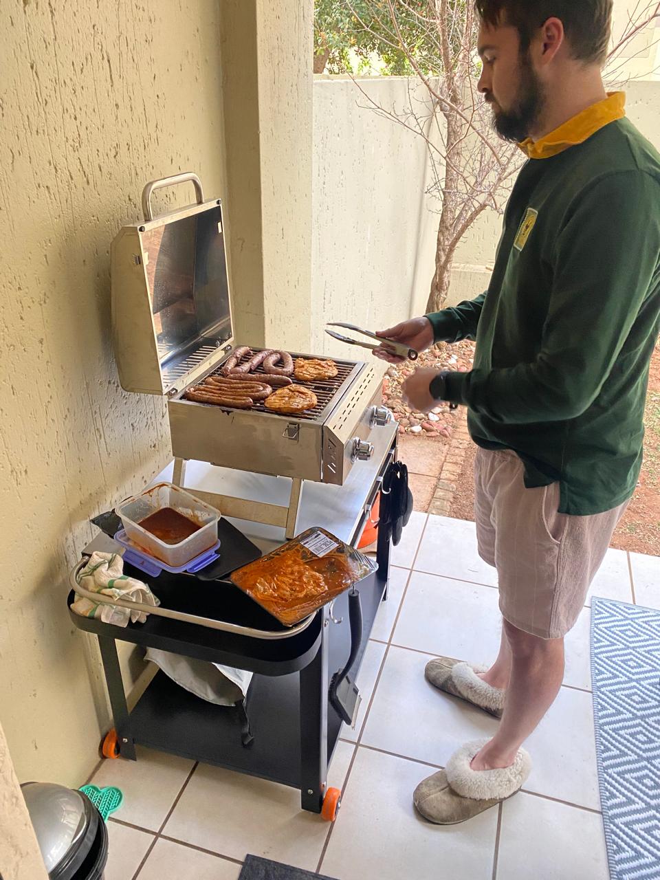 Gas braai trolly
