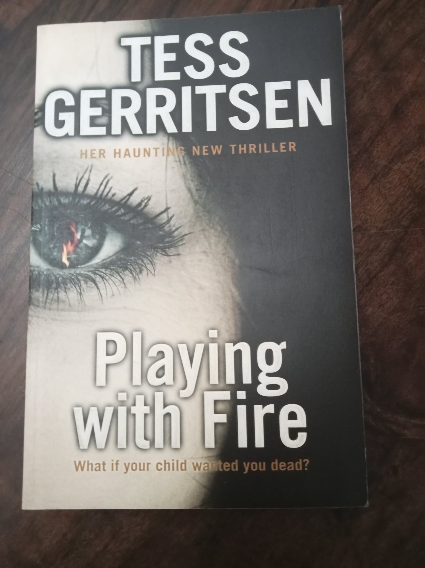 Gerritsen Tess, Playing with Fire