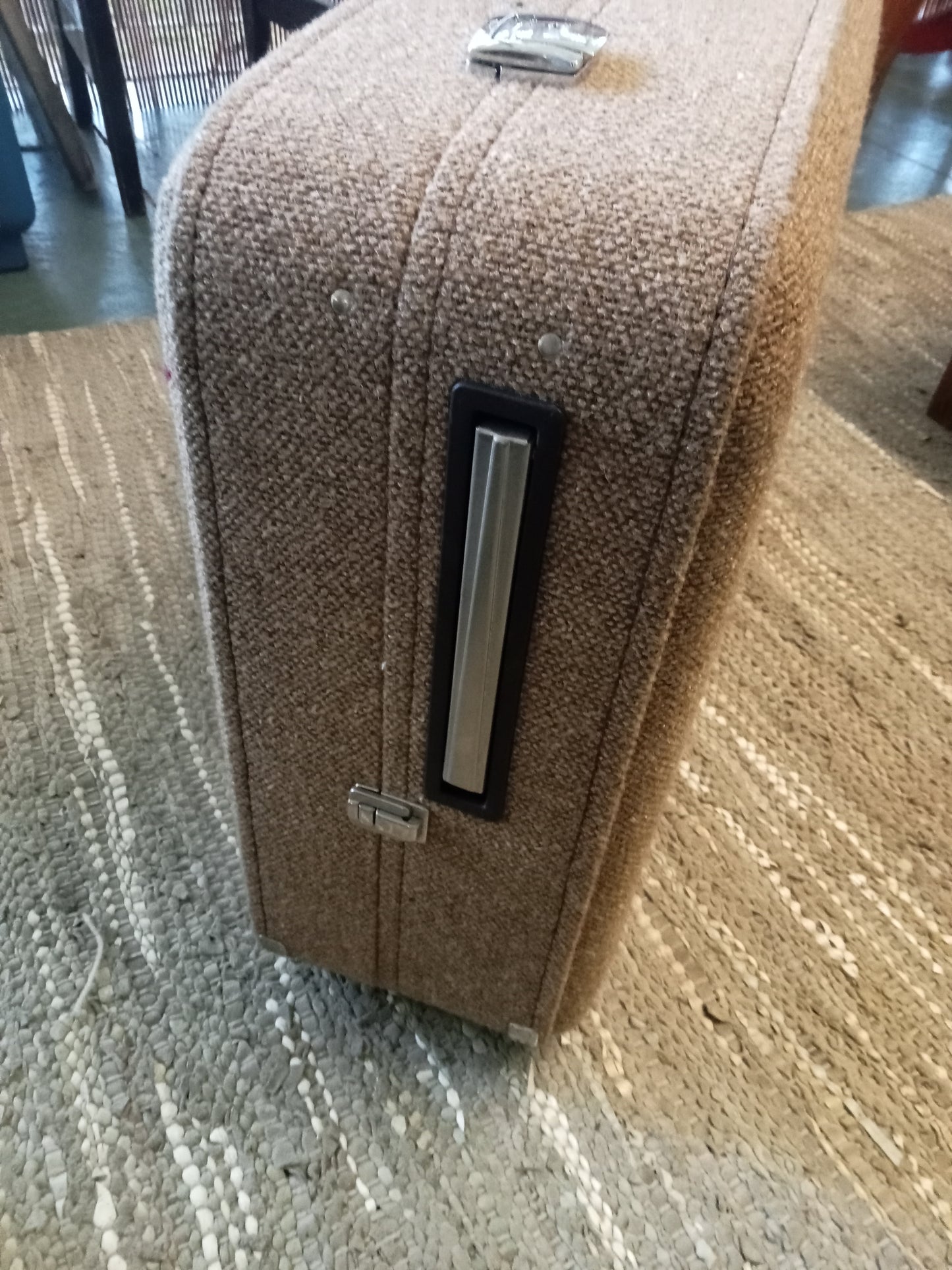 Vintage Suitcase USA Skyway