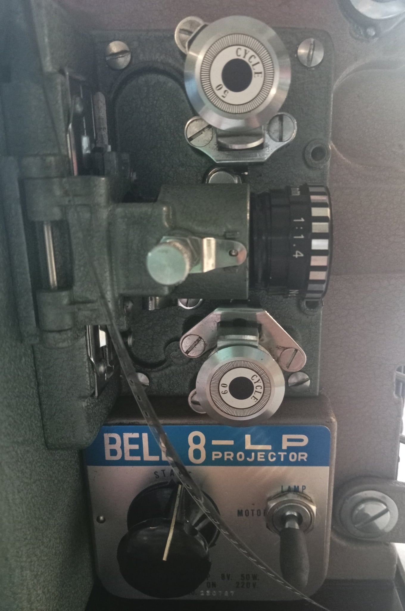 8mm Movie Projector Bell & Koon - Japan – Red&Worn