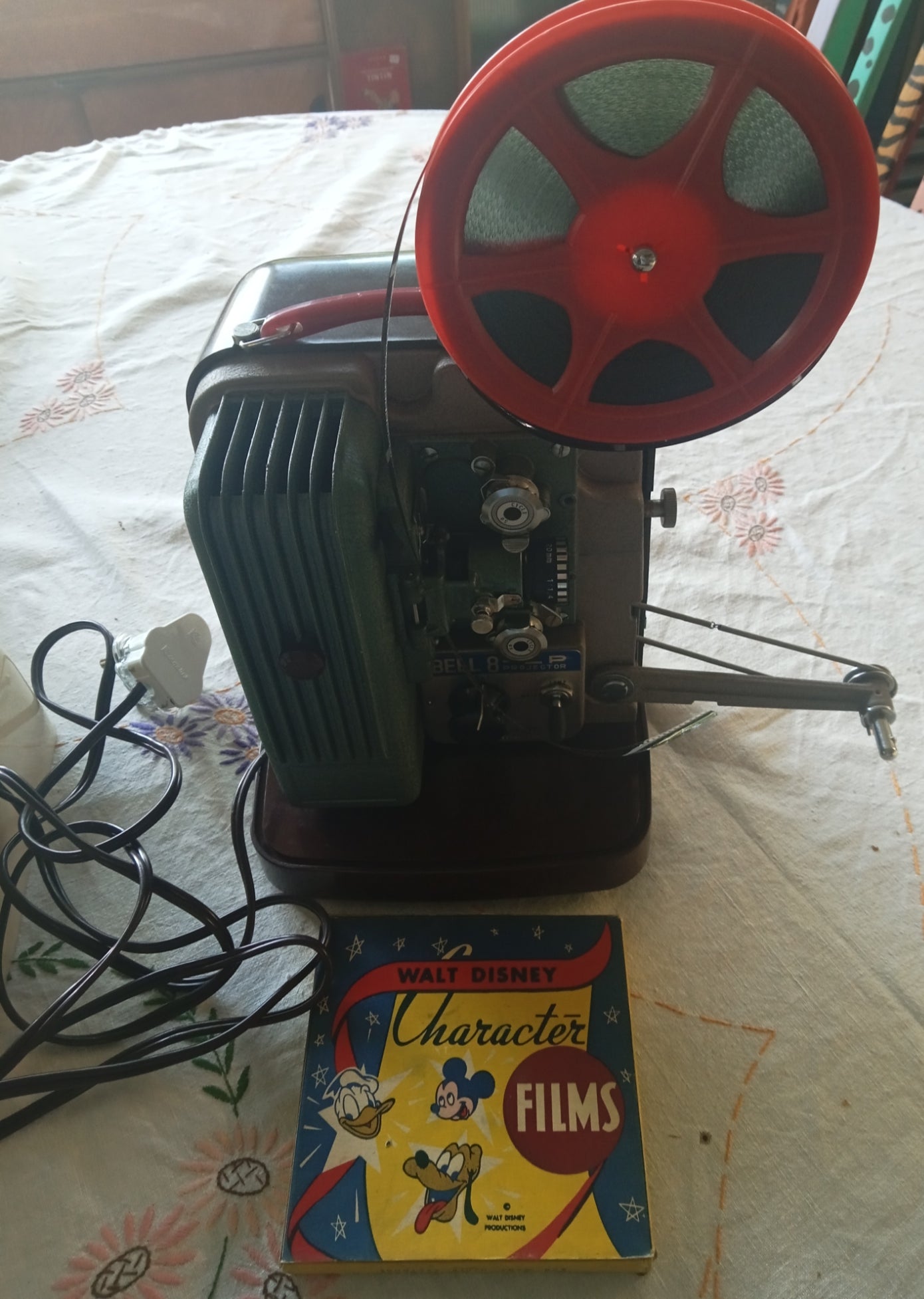 8mm Movie Projector Bell & Koon - Japan