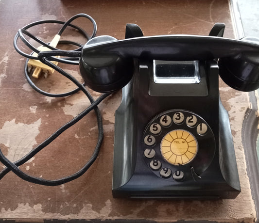1940's bakelite black telephone 