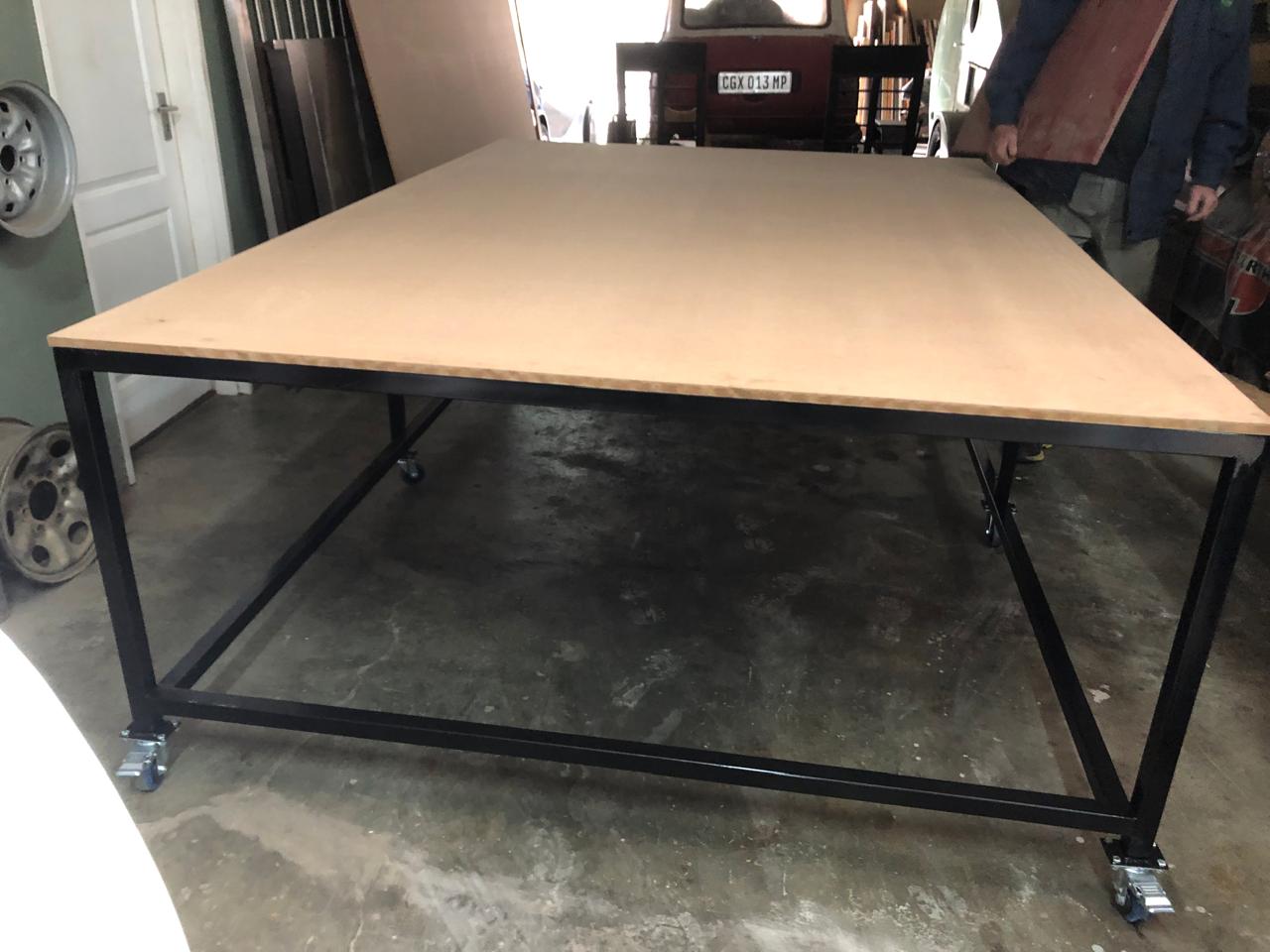 Industrial work bench