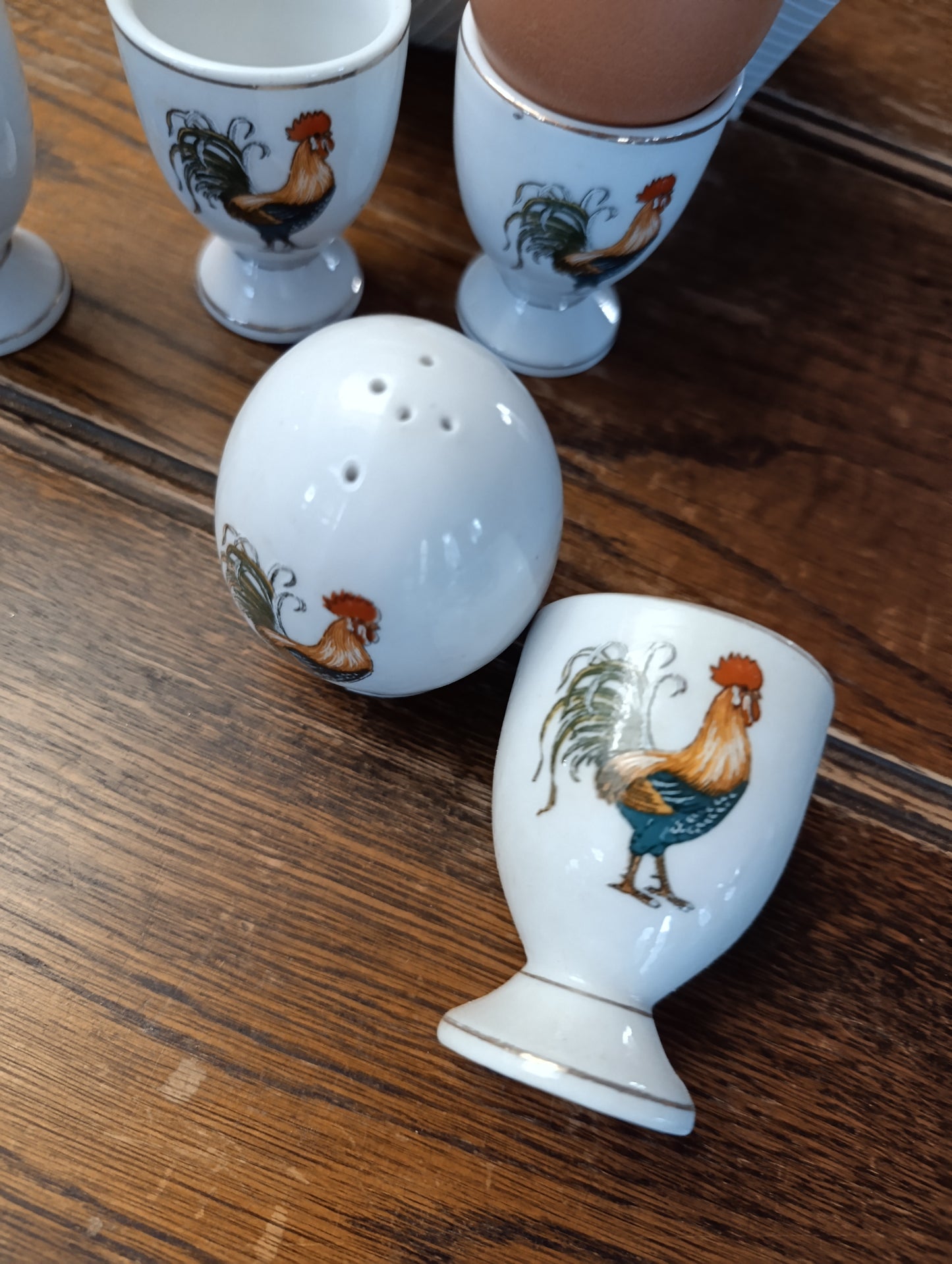 egg cups & salt cellar set