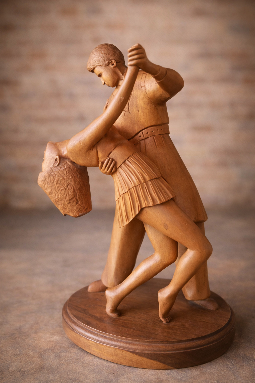 Hand-Carved Wooden Dancing Couple Sculpture – Romantic Home Décor