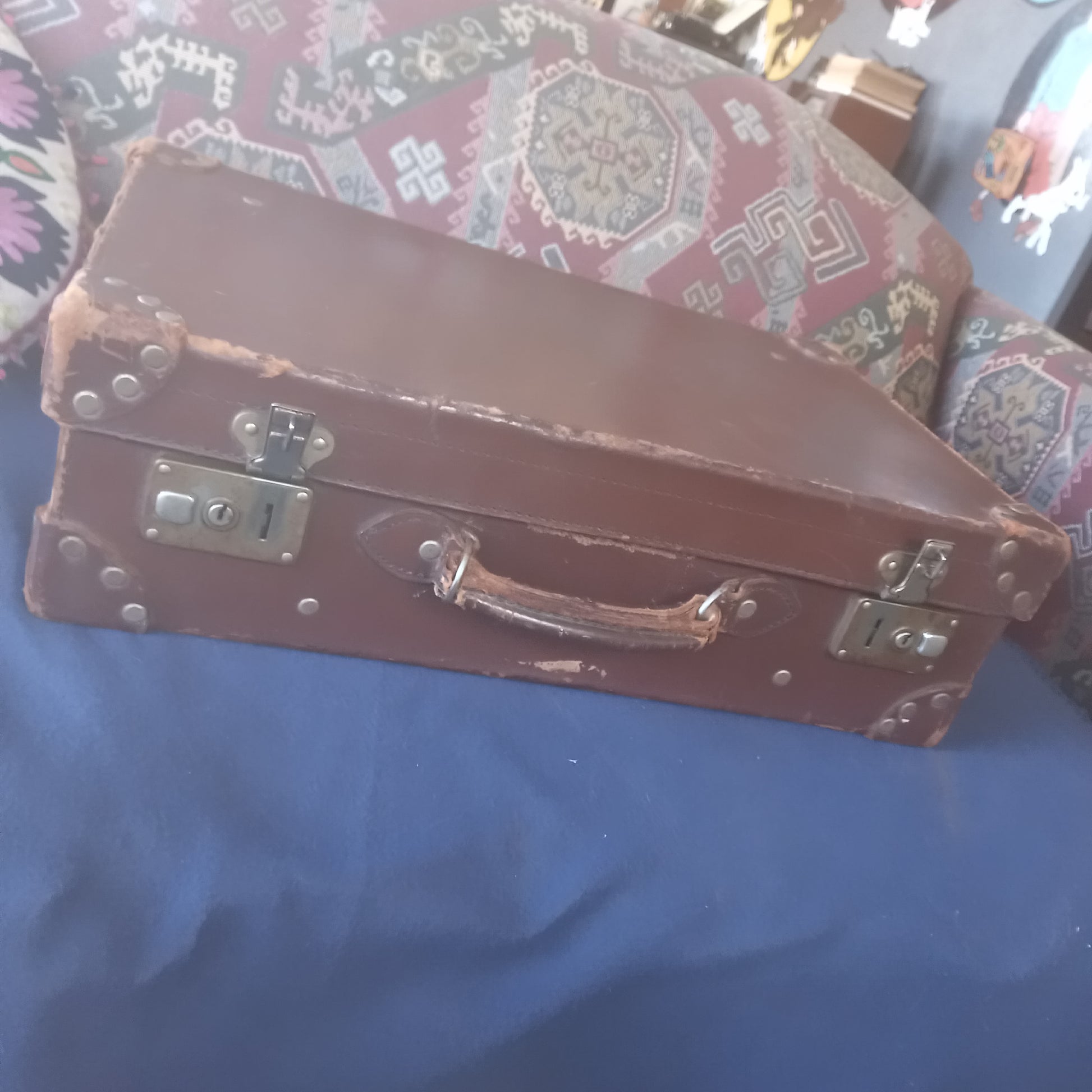 Big vintage brown suitcase 