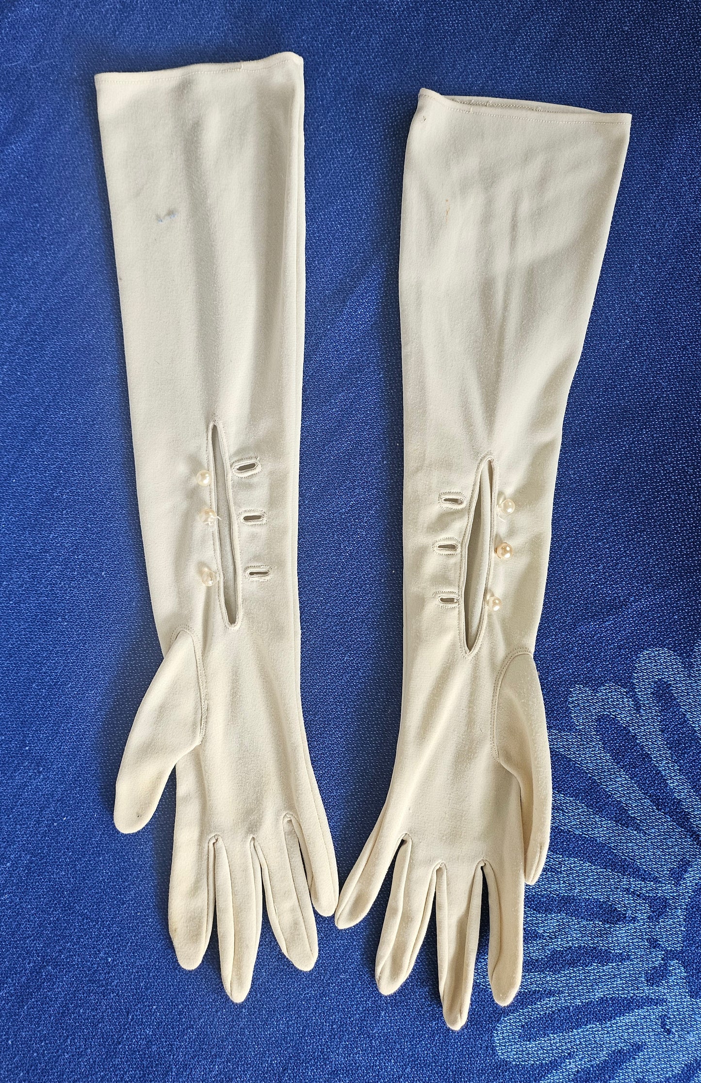Gloves White Long 1