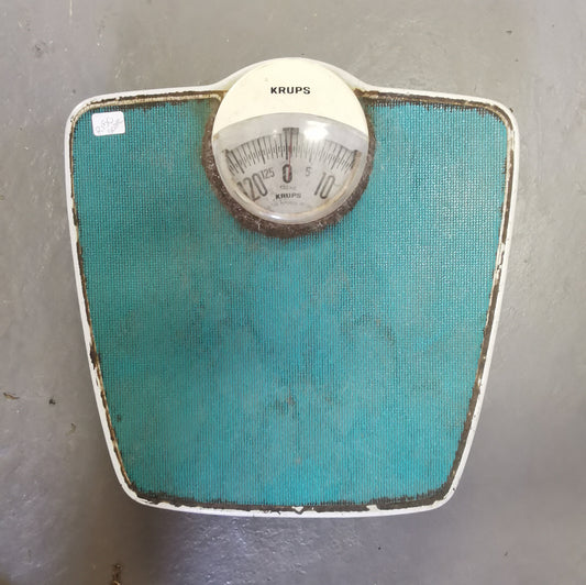 Vintage Turquoise Scale 